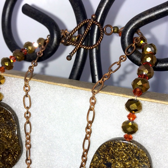 Hand Crafted Artisan Made Stone and Sparkly Beads Necklace with a Toggle… - Picture 2 of 5